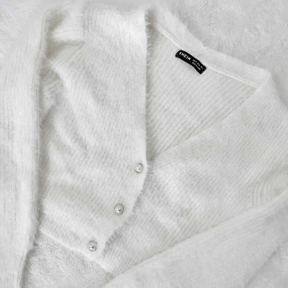 Fuzzy White Cropped Sweater Top Pearl Buttons - Picture 1 of 4